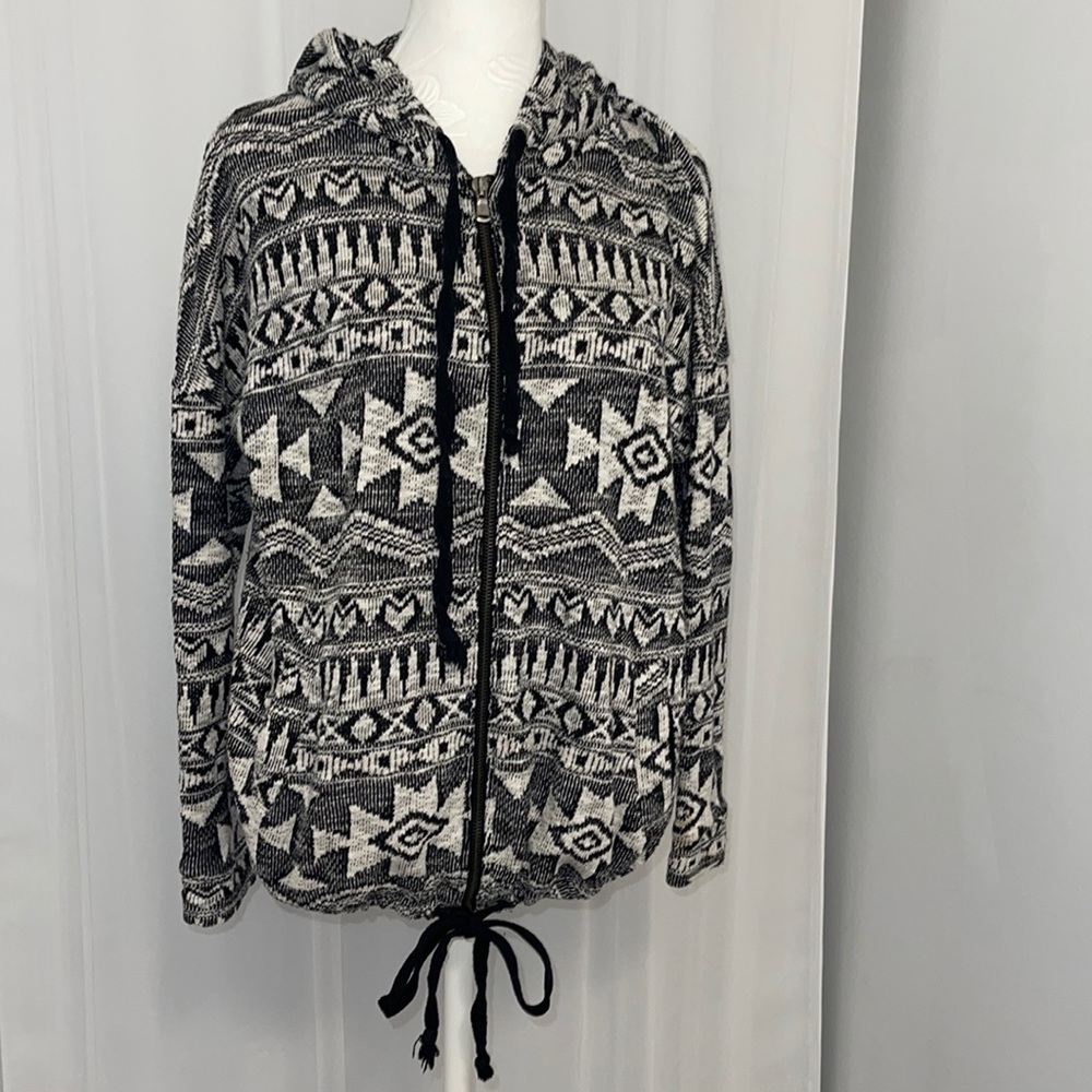 American Eagle Outfitters. Cotton zip up hoodie jacket with pockets. Size small
